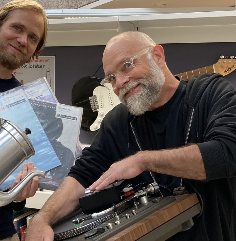 13. December: Sprøde vinyler og kaffe